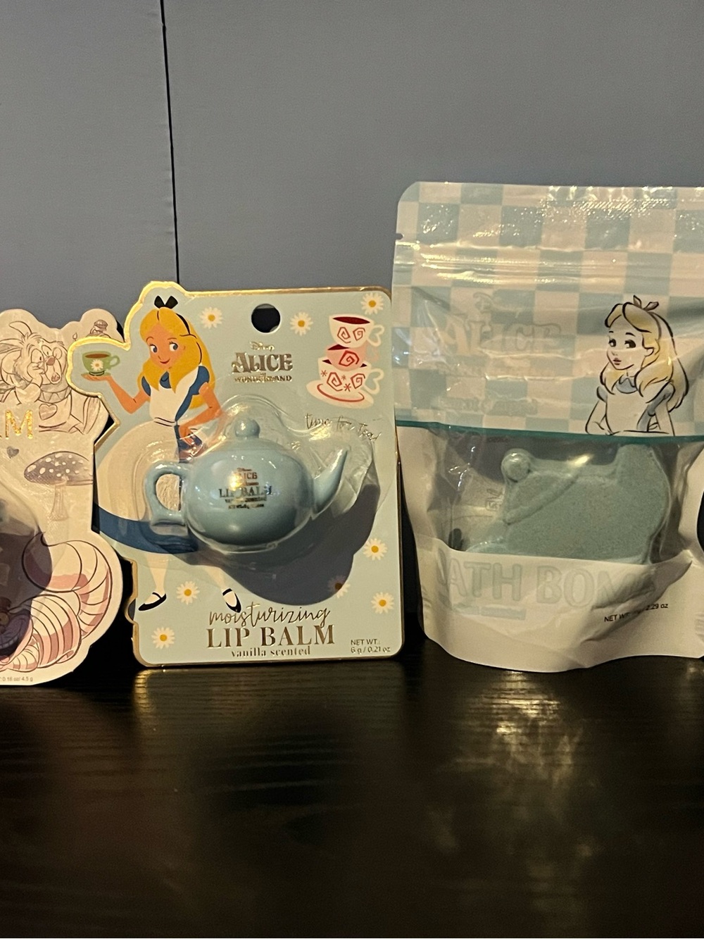 Disney Alice in Wonderland Spa Gift Bundle Bath Set - Picture 2 of 6